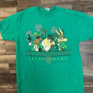 Vintage 1997 Irish Wear Looney Tunes St Patrick’s Day Tshirt Size Large Open